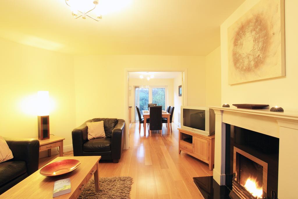 โอ ดอนนาบาห์ยทาวน์เฮาส์ Bed & Breakfast เคนแมร์ ภายนอก รูปภาพ