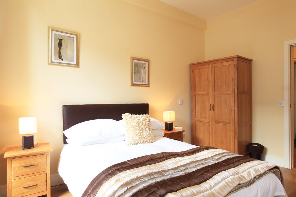 โอ ดอนนาบาห์ยทาวน์เฮาส์ Bed & Breakfast เคนแมร์ ภายนอก รูปภาพ