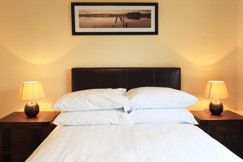 โอ ดอนนาบาห์ยทาวน์เฮาส์ Bed & Breakfast เคนแมร์ ภายนอก รูปภาพ